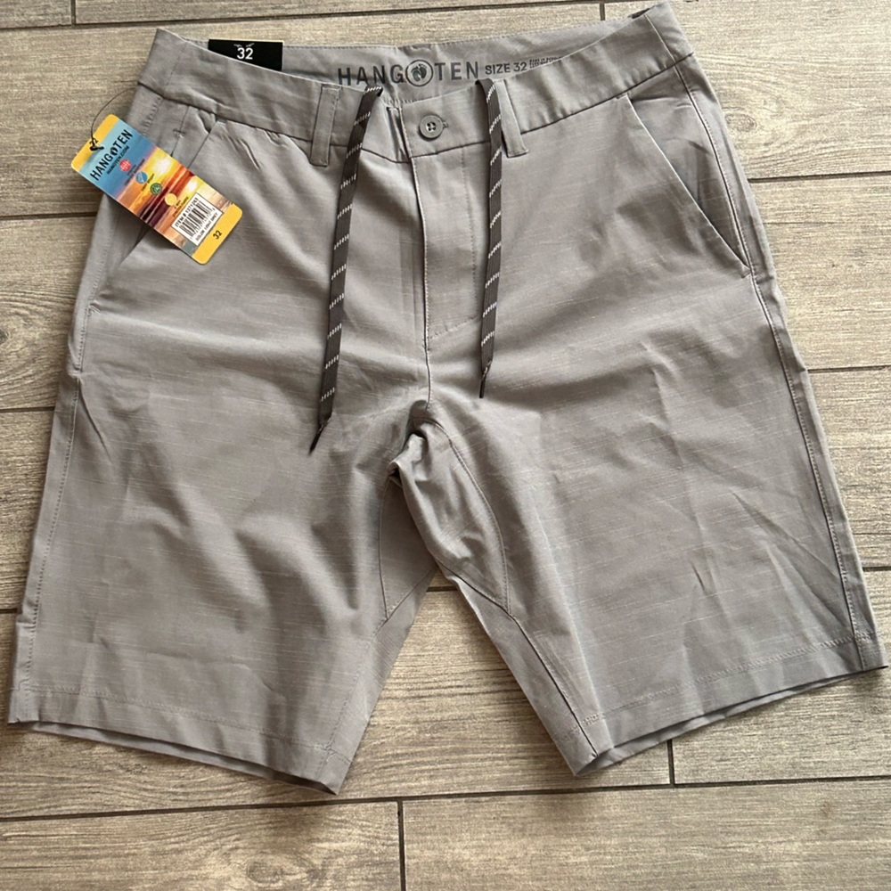 HANGOTEN SIZE: 32 GREY OUTDOOR SHORTS